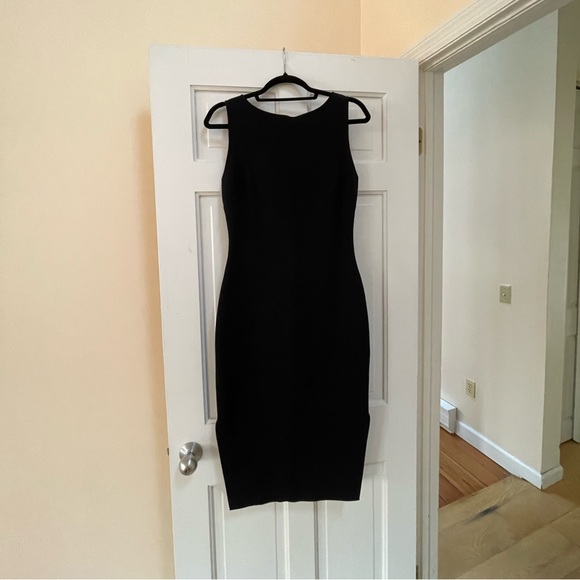 Reiss Dresses & Skirts - REISS scuba body on midi dress